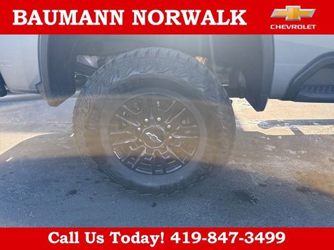 Used 2025 Chevrolet Silverado 2500 ZR2 w/ Technology Package AWD/4WD image 20