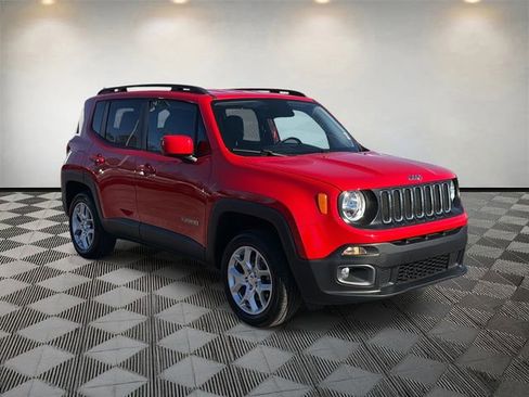 Used 2017 Jeep Renegade Latitude w/ Popular Equipment Group image 3