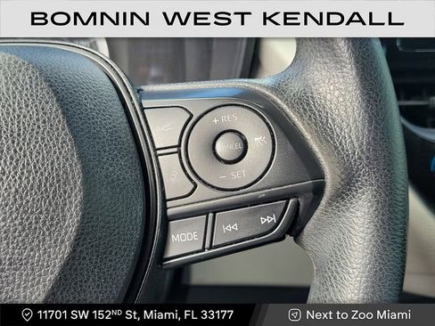 Used 2021 Toyota Corolla LE image 18