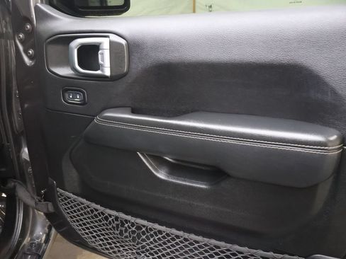 Used 2021 Jeep Wrangler Unlimited Sahara AWD/4WD image 12