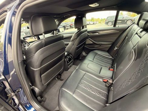 Used 2022 BMW M550i xDrive AWD/4WD image 19