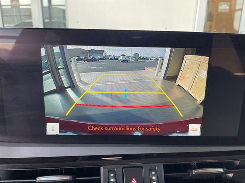 Used 2024 Lexus ES 300h w/ Premium Package image 29