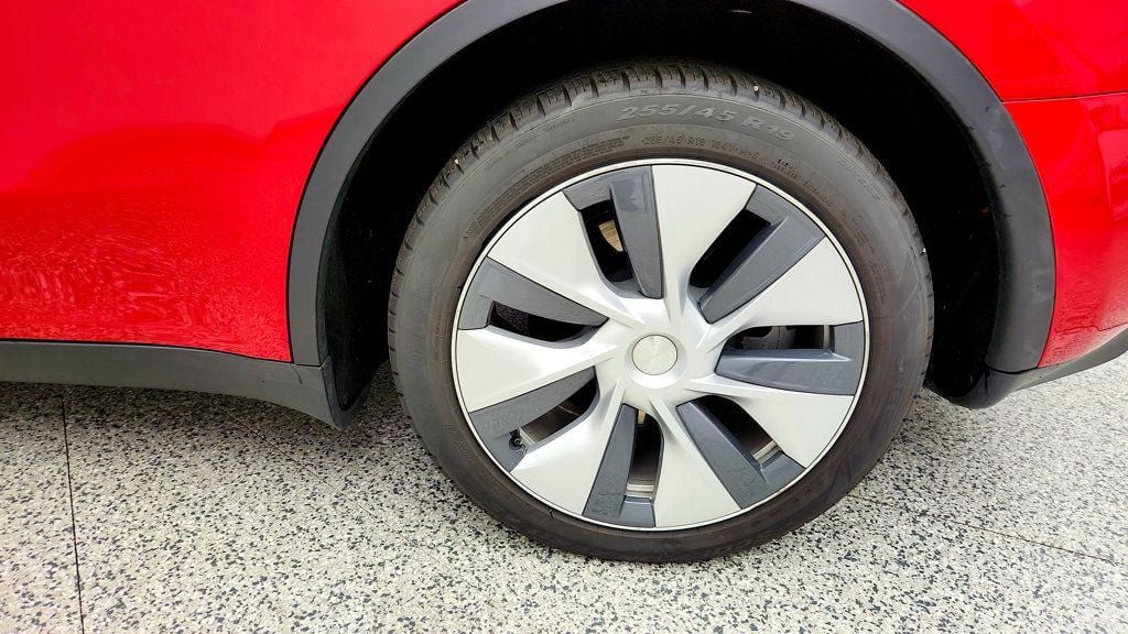 Used 2023 Tesla Model Y Long Range AWD/4WD image 9