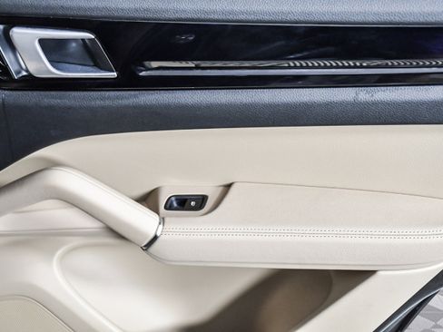 Used 2019 Porsche Cayenne image 25