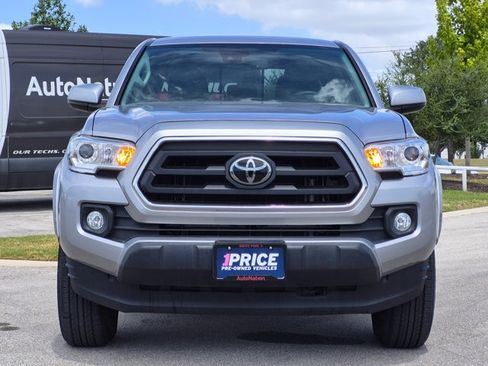 Used 2021 Toyota Tacoma SR5 RWD image 2