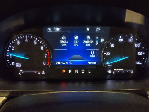 Used 2021 Ford Explorer XLT image 23