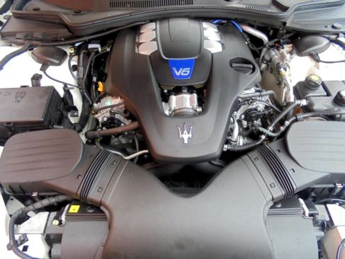 Used 2018 Maserati Quattroporte S GranLusso Q4 image 32