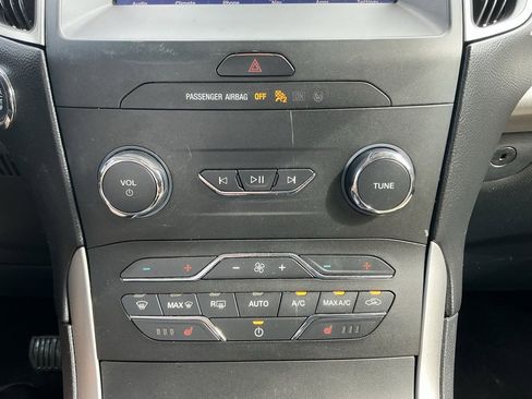 Used 2020 Ford Edge SEL image 52