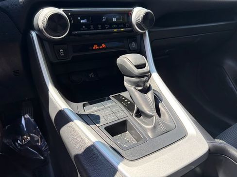 Certified 2025 Toyota RAV4 LE AWD/4WD image 37