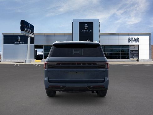 New 2026 Lincoln Navigator Reserve AWD/4WD image 5