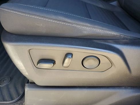 Used 2023 Chevrolet Silverado 1500 LT image 16