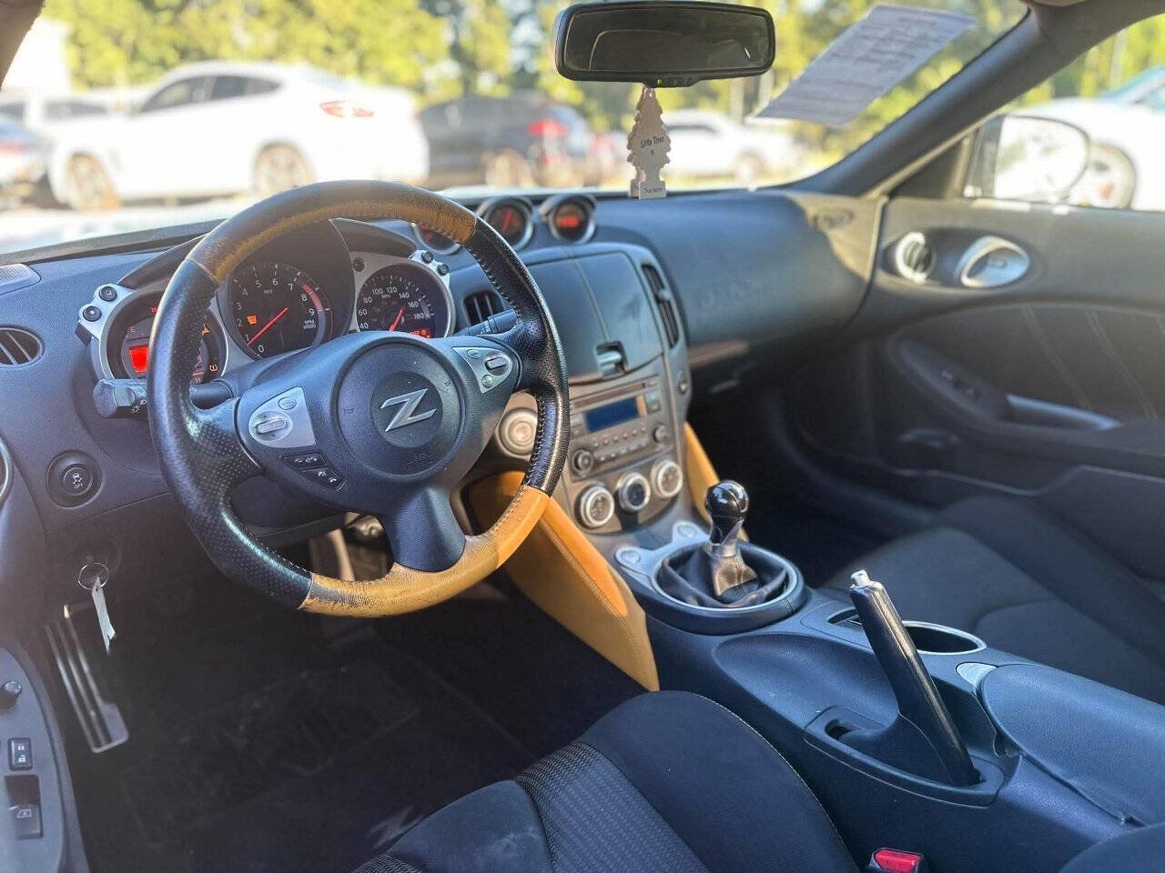 Used 2019 Nissan 370Z Coupe w/ Z34 Heritage Edition - White RWD image 15