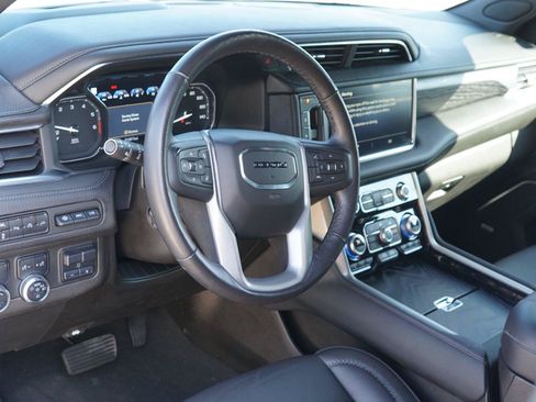 Used 2021 GMC Yukon Denali w/ Denali Ultimate Package RWD image 9
