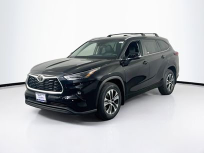 Used 2023 Toyota Highlander XLE
