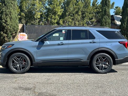 New 2026 Ford Explorer ST-Line w/ ST-Line Street Pack RWD image 7