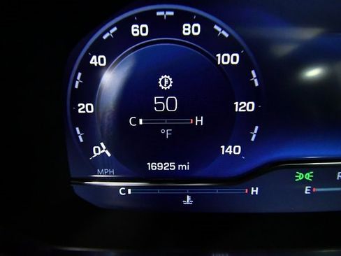 Used 2024 Chevrolet Suburban RST w/ Luxury Package image 30