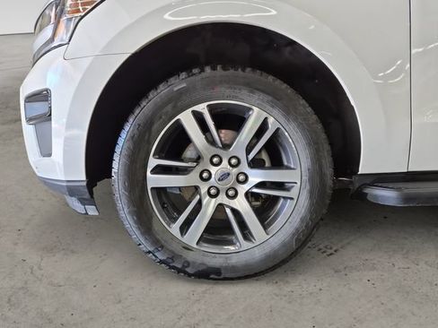 Certified 2024 Ford Expedition XLT AWD/4WD image 9