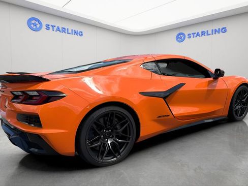 Used 2024 Chevrolet Corvette Z06 RWD image 3