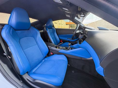 Used 2024 Nissan Z Performance w/ Floor Mat Package RWD image 27