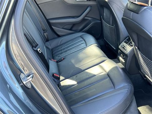Used 2022 Audi A4 2.0T Premium Plus image 35