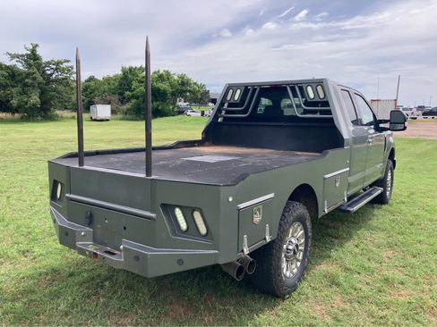 Used 2019 Ford F250 XLT w/ XLT Premium Package AWD/4WD image 7