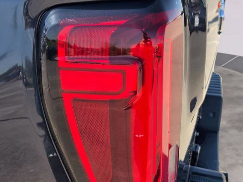 Used 2024 GMC Sierra 1500 AT4 w/ Technology Package AWD/4WD image 35
