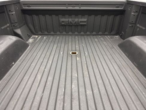 Used 2025 GMC Sierra 1500 AT4 w/ AT4 Premium Package AWD/4WD image 6