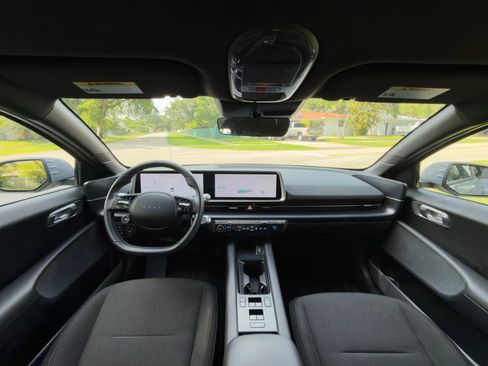 Used 2024 Hyundai Ioniq 6 SE RWD image 30