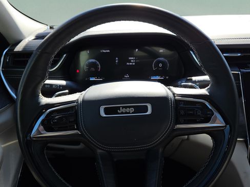 Used 2023 Jeep Grand Cherokee Overland w/ Adv Protech Group III image 28