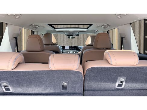 Used 2025 INFINITI QX80 Sensory AWD/4WD image 10