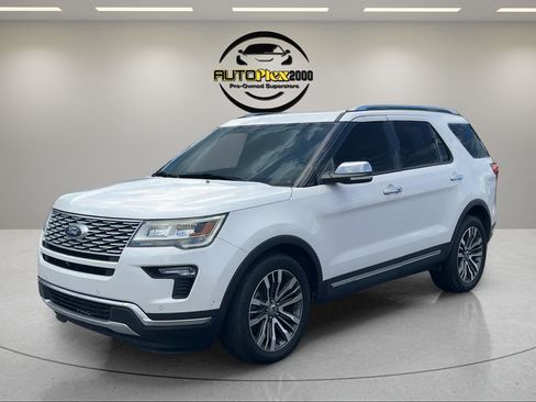 Used 2018 Ford Explorer Platinum AWD/4WD image 3