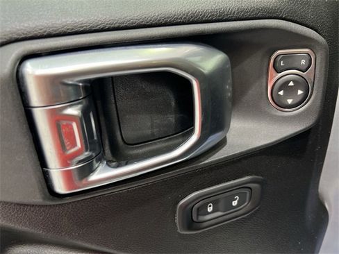 Used 2023 Jeep Wrangler Unlimited image 21