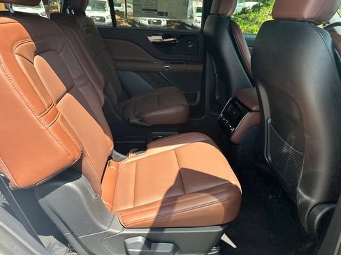New 2026 Lincoln Aviator Reserve w/ Jet Appearance Package AWD/4WD image 16