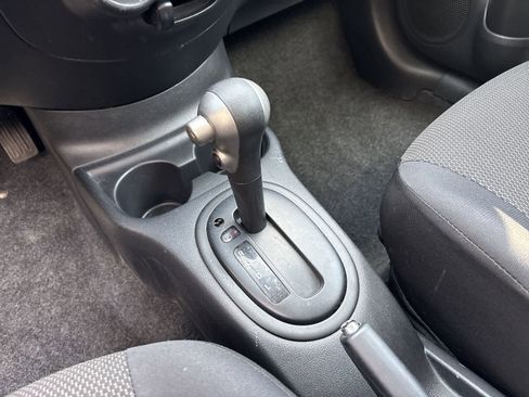 Used 2013 Nissan Versa SV image 29