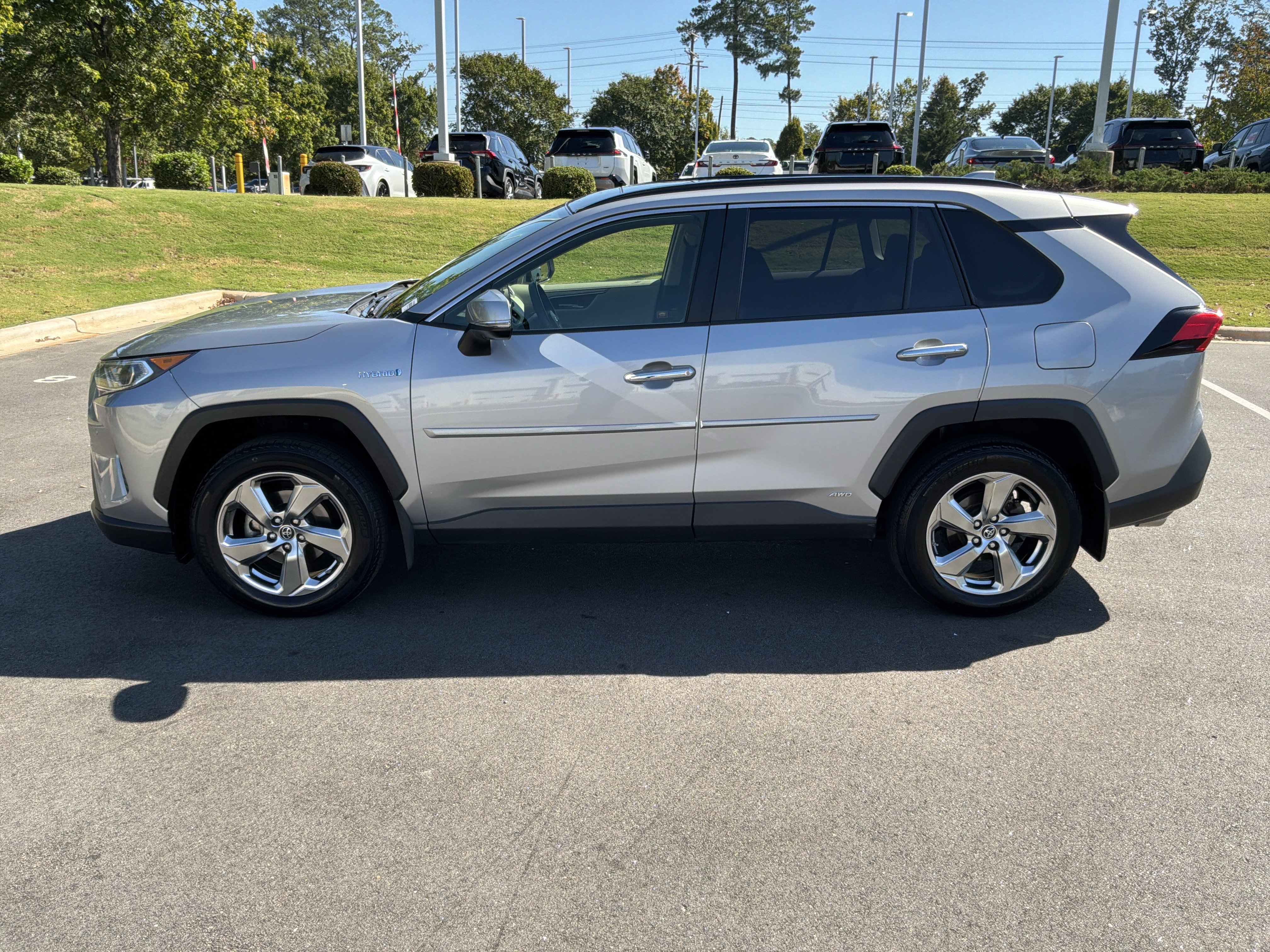 Used 2019 Toyota RAV4 Limited AWD/4WD image 7