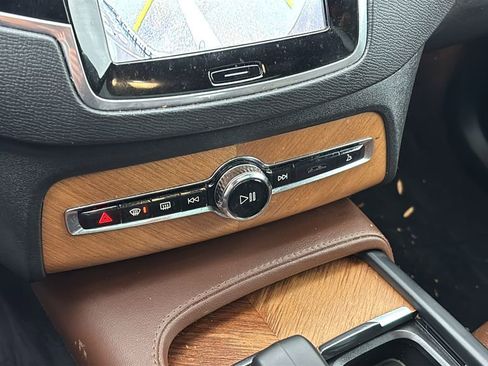 Certified 2023 Volvo XC90 B6 Plus AWD/4WD image 20