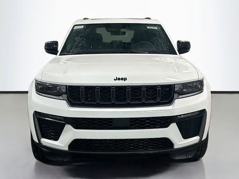 New 2026 Jeep Grand Cherokee Limited w/ Limited Altitude Package image 4