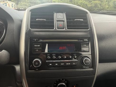 Used 2016 Nissan Versa SV FWD image 20