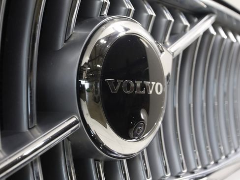 Used 2023 Volvo XC90 T8 Plus image 22