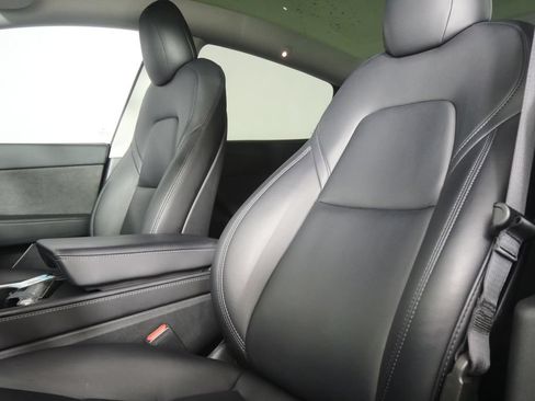 Used 2022 Tesla Model Y Long Range AWD/4WD image 10