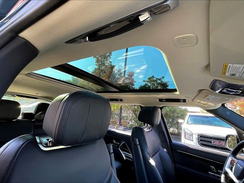 New 2025 Land Rover Range Rover Long Wheelbase SE image 29