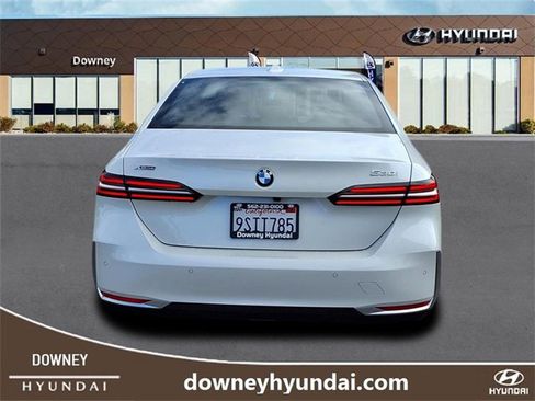 Used 2025 BMW 530i xDrive image 5