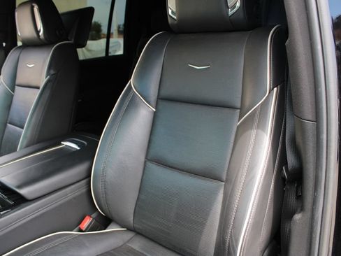 Used 2021 Cadillac Escalade ESV Sport w/ Driver Assist Tech Package AWD/4WD image 22