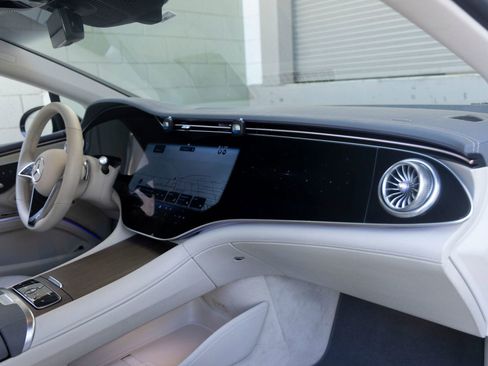 Used 2023 Mercedes-Benz EQS 580 4MATIC Sedan image 28