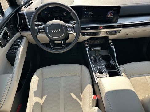 Used 2025 Kia Sorento S FWD image 23