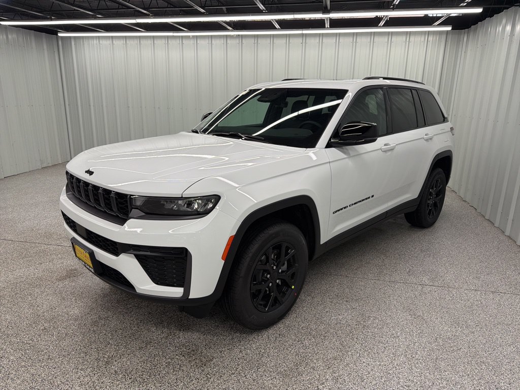 New 2026 Jeep Grand Cherokee Altitude AWD/4WD image 3