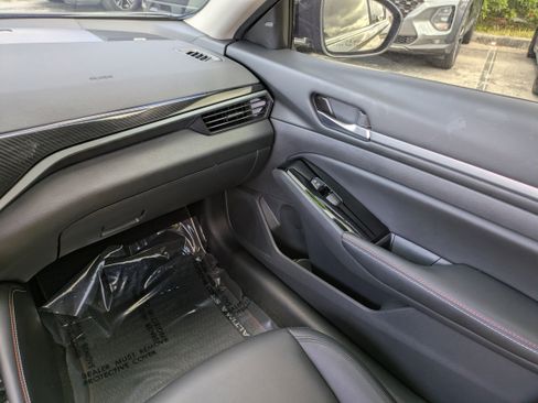 Used 2024 Nissan Altima 2.0 SR image 17
