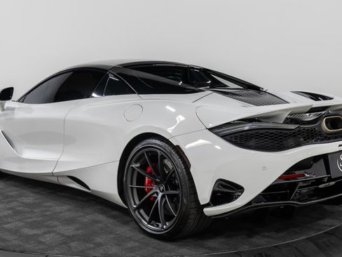 Used 2024 McLaren 750S Spider image 19