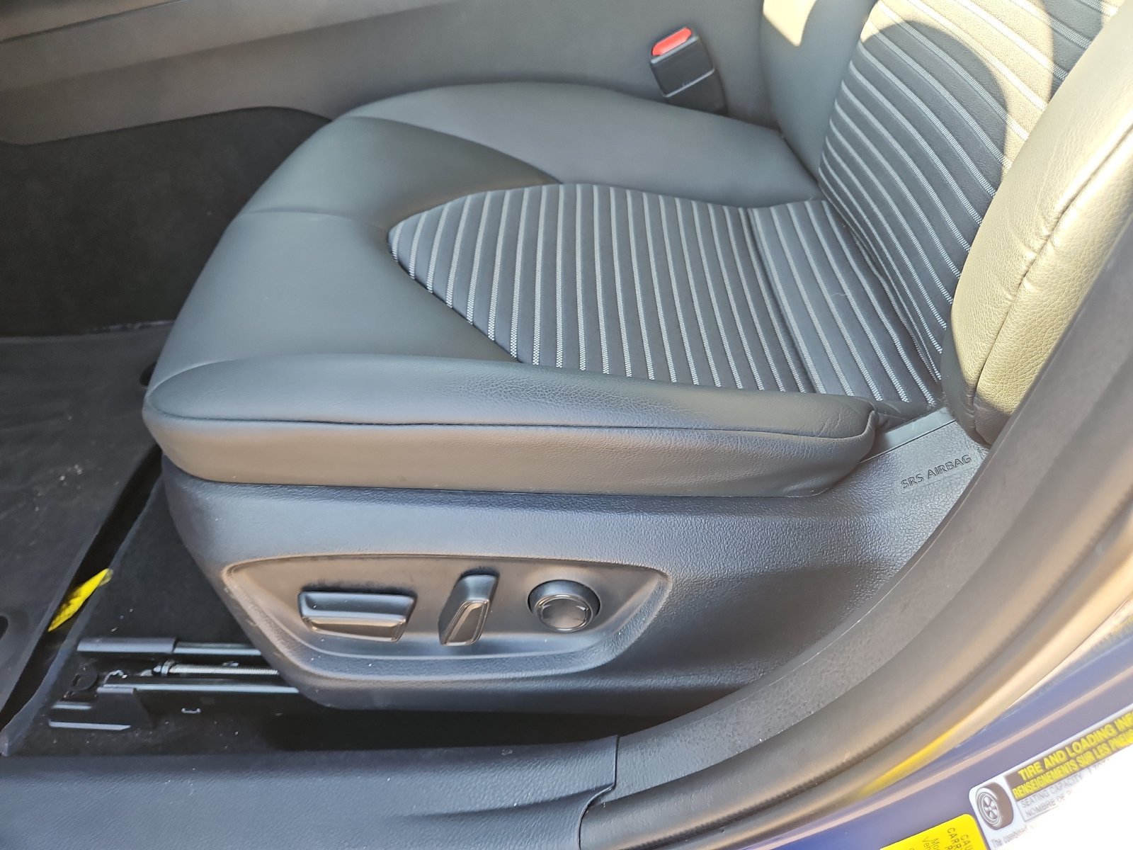 Used 2024 Toyota Camry SE w/ Cold Weather Package FWD image 15