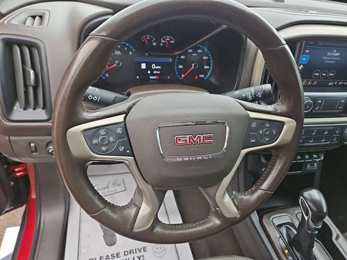 Used 2022 GMC Canyon Denali image 14